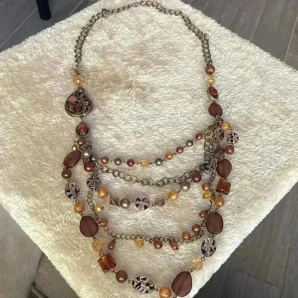 Vintage Jewelry - VNTG multi strand necklace